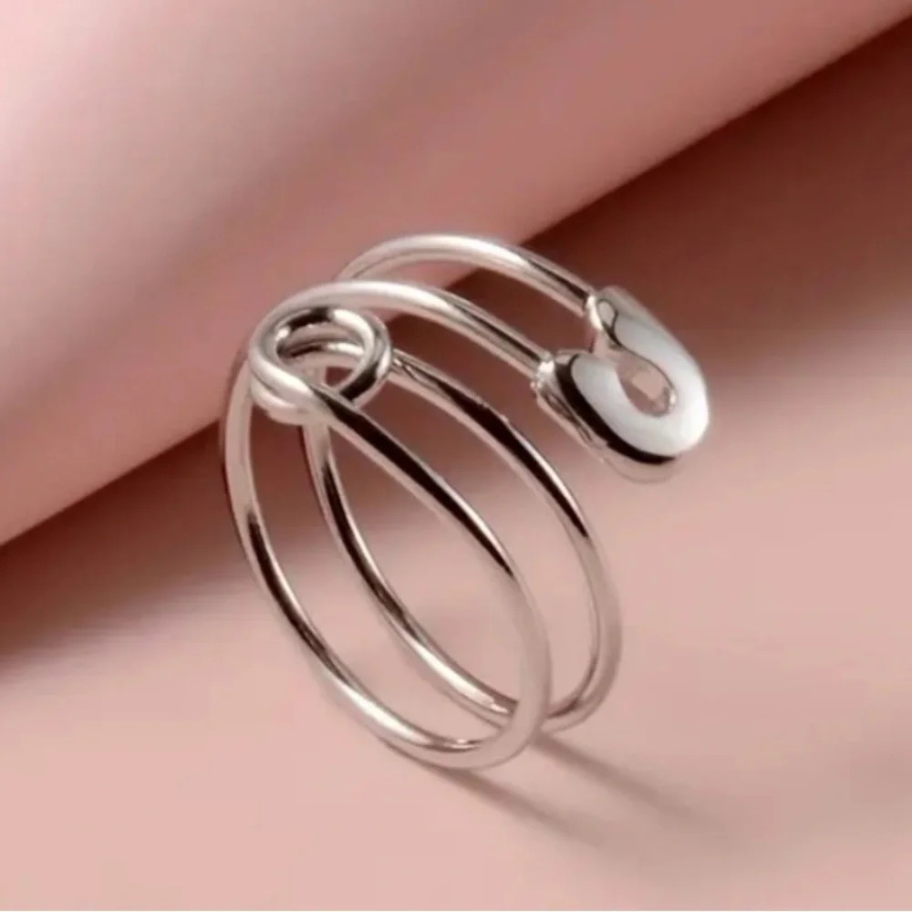🆕925 Silver Plated “SAFETY PIN” Wrap Ring- Adjustable sizing up to size 9